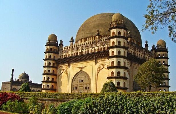 2 Days Private Tour of Bijapur in Car with Guide and Hotel