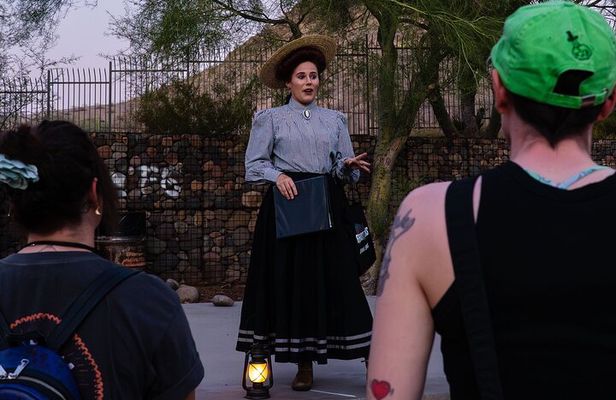 Haunted Walking Tour of Mill Avenue