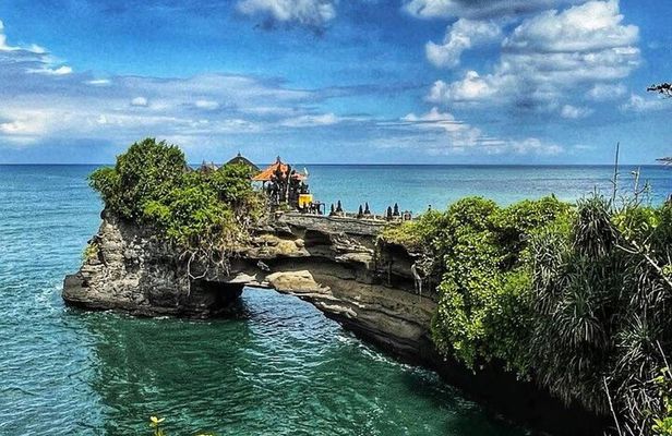 Tanah Lot, Jatiluwih Rice Terrace and Waterfall Day Tour