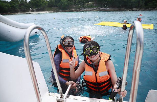 Phuket: Racha & Coral Island Catamaran Tour with Foam Party