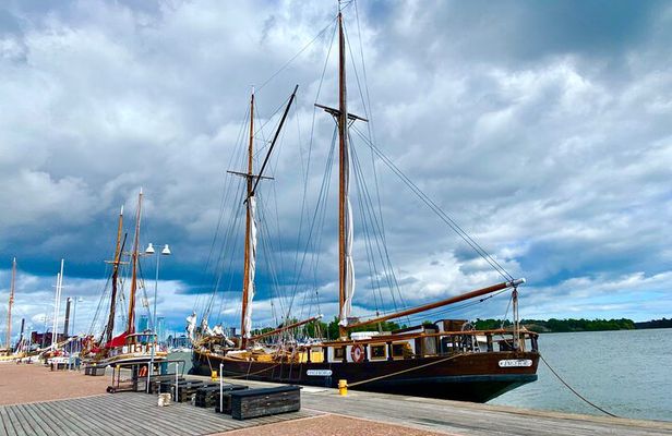 Helsinki and Suomenlinna Day Tour with Ferry Ride