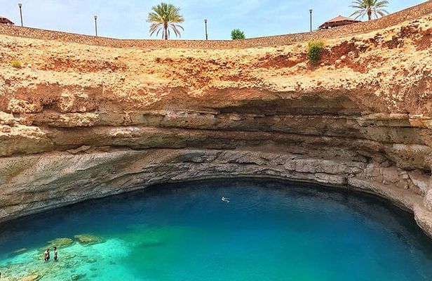 Wadi Shab Full-Day Tour with Bimmah Sinkhole and Fins Beach