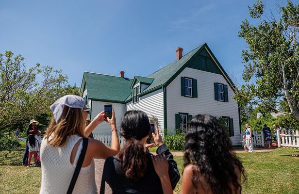 Prince Edward Island Small Group Tour With Anne of Green Gables