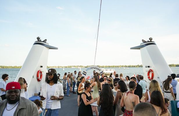 Toronto Premier Dinner Cruise on Odyssey in Toronto Harbour