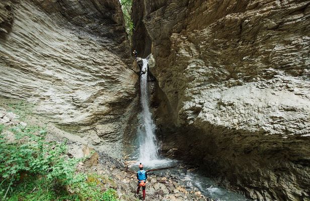 Beartooth Canyon- Half Day Canyoning Tour - Golden, BC