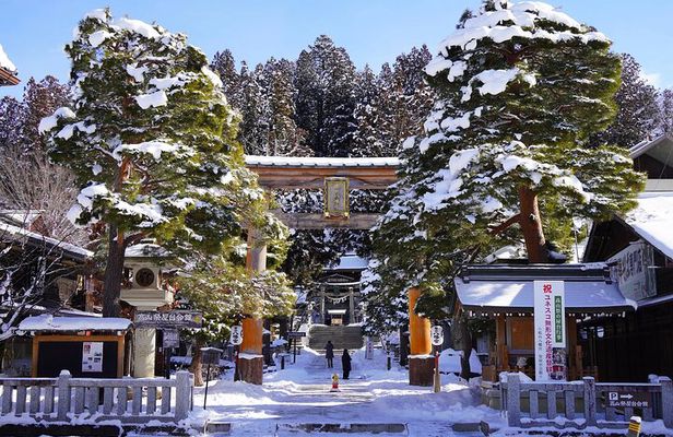 Walking Tour of Takayama Festival Floats and Historic Street