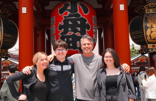 Asakusa Street Food Walking Tour (7+ Foods and Sweets)