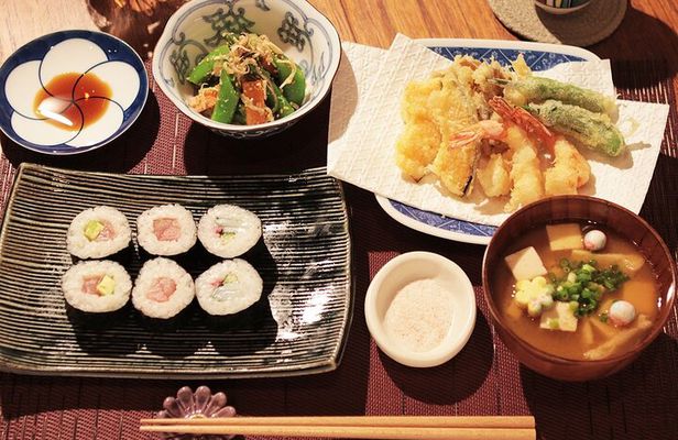 Japanese Cooking Class Near Osaka Castle
