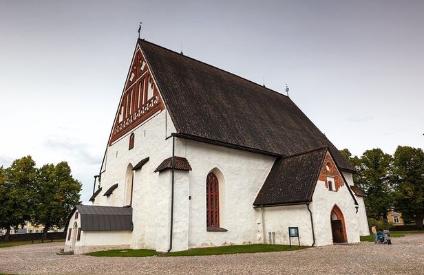 Day to Porvoo from Helsinki: Medieval Old Town Guided Tour