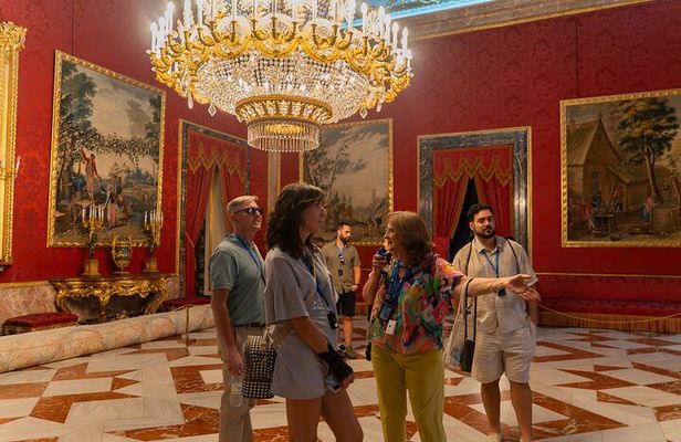 Madrid Royal Palace Small Group Guided Tour with Wine Tasting