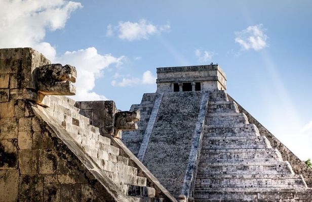 Private Chichén Itzá Tour with Certified Guide and Valladolid