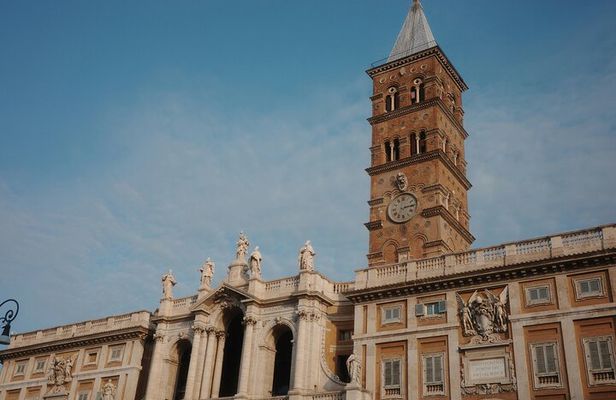 Rome’s Masterpieces: Small Group Walking Tour of Churches & Art