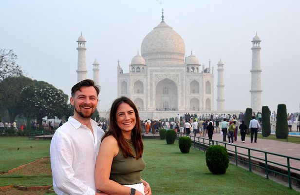 Taj Mahal and Agra Heritage City Walk Tour From Agra