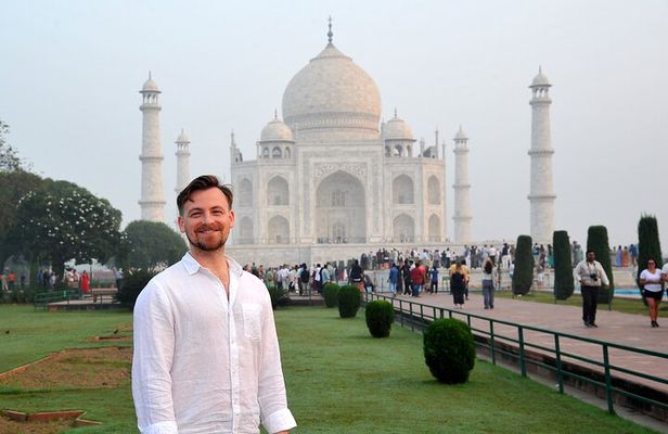 Private Taj Mahal Sunrise Tour By Car From Delhi