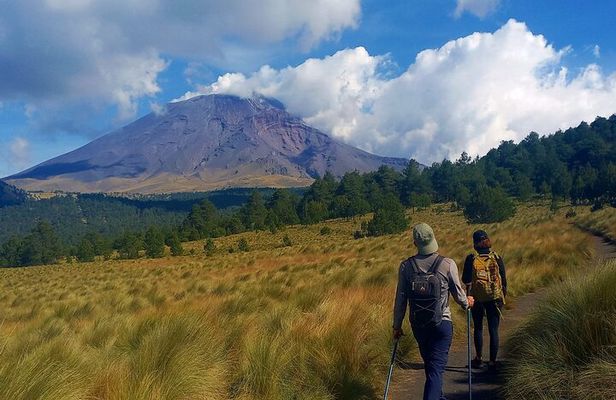 Hiking in Iztaccihuatl Volcano