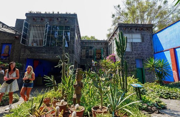 Self-Guided Tour in Coyoacán with Frida Kahlo Museum Entry Ticket