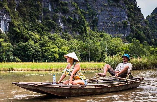 Hanoi to Ninh Binh: Hoa Lu, Bich Dong, Tam Coc & Trang An Tour
