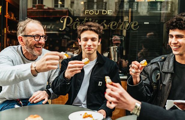 Paris: Pastries Food Tour in Le Marais with a Culinary School