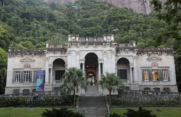 Hidden Gems Tour of Rio - by Alan Denis