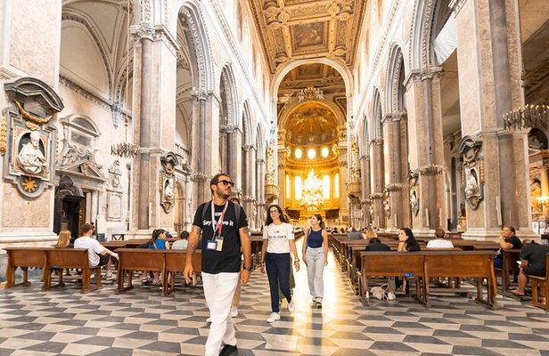 Naples Small Group Walking Tour & Street Food Experience