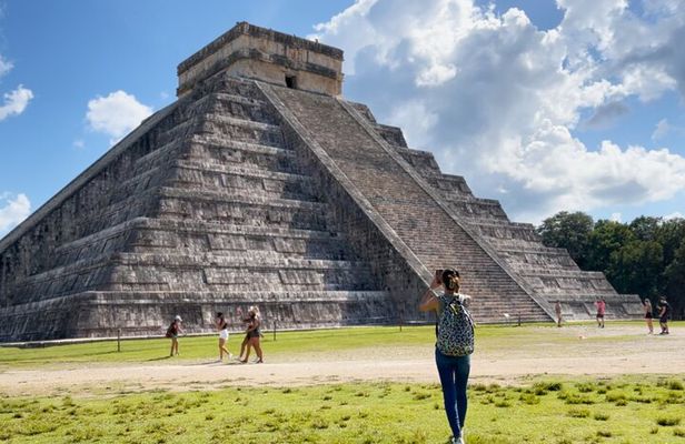 Chichen Itza Cenote and Valladolid in a Small Group