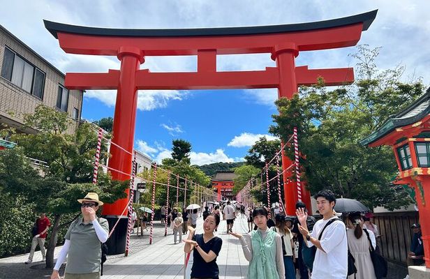 Kyoto: Early Morning Tour (Fushimi Inari, Nijo & Kinkaku-ji)