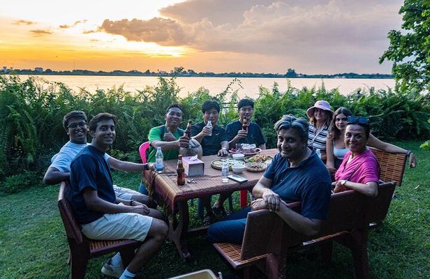 Phnom Penh: Silk Island Sunset Tour by Tuk Tuk