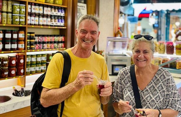 Istanbul: Guided Food Tour with Ferry Ride