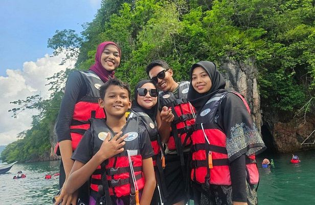Private Snorkeling at Dangli Island and Pasir Panjang Beach
