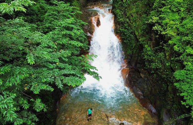 Explore Falls and Suspension Bridge in Fortuna de Bagaces
