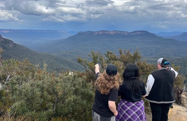 Blue Mountains Day Trip + Sydney Zoo +Three Sisters + Waterfalls