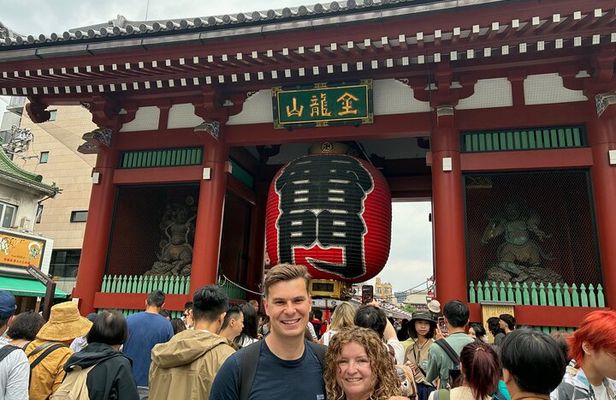 Tokyo: Asakusa Private Cultural Walking Tour with Sensoji Temple