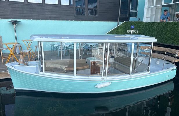 Boat Cruise 1 Hr on Lake Austin Air Conditioned Per Person