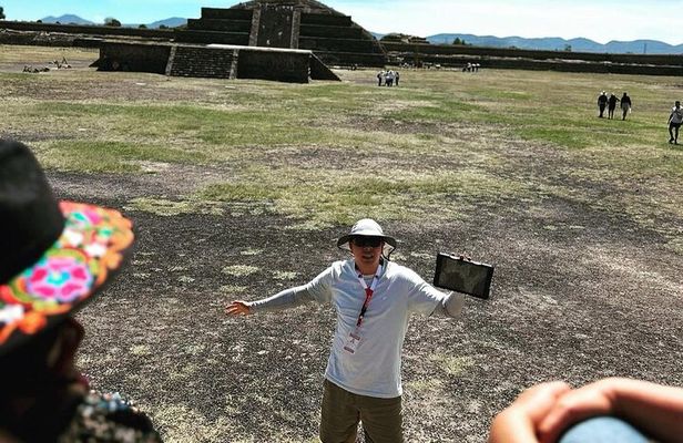Tour in Teotihuacan at your leisure