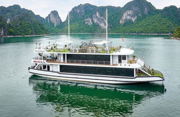 Hanoi: Ha Long Bay Day cruise with Buffet - Kayaking and Jacuzzi 