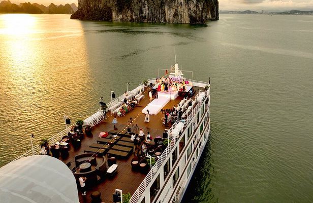 2 Day Sea Coral Voyage through Halong and Lan Ha