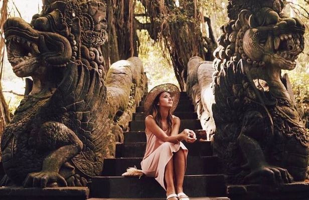 Ubud Day Trip: Swing, Temple, Monkey Forest & Waterfall