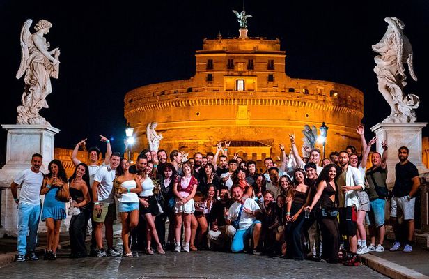 Rome's Ultimate Party aka the Spanish Steps Pub Crawl