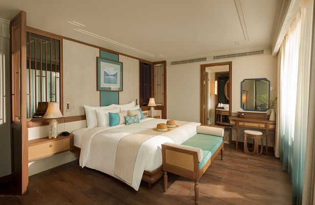 All inclusive 2-Day Soulful Exploration in Halong Bay