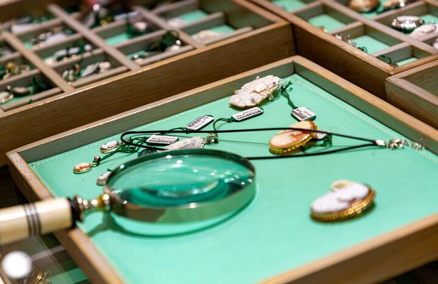 Pompeii’s Newest Discoveries: Guided Tour with Pickup from Naples