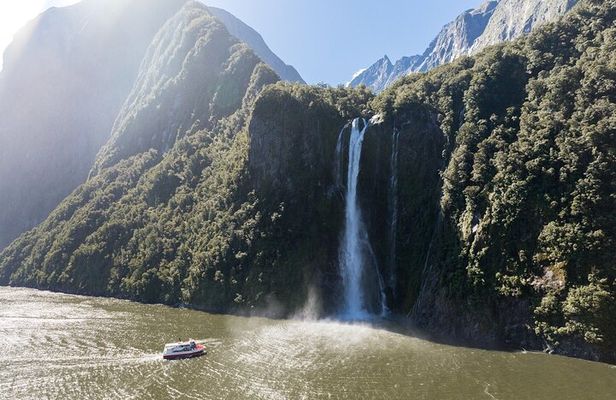 Milford Sound Coach & Extended Cruise from Queenstown