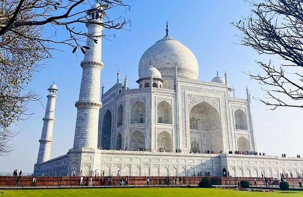 Private 2-Day Tour to The Taj Mahal and Agra from Delhi by Car