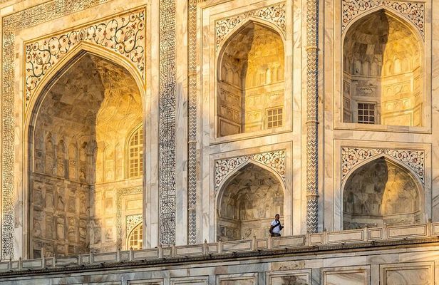 Taj Mahal and Agra Day-Trip from Delhi by Express Train