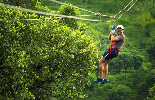 Cozumel: Zip Line Adventure, Buffet & Drinks at KUZÁ Beach Park
