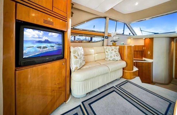 55ft + FREE HOUR Miami Yacht Rental 3 to 6 Hours 13 People