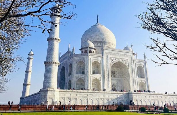 Day Trip to The Taj Mahal at Sunrise, Agra and Jaipur from Delhi