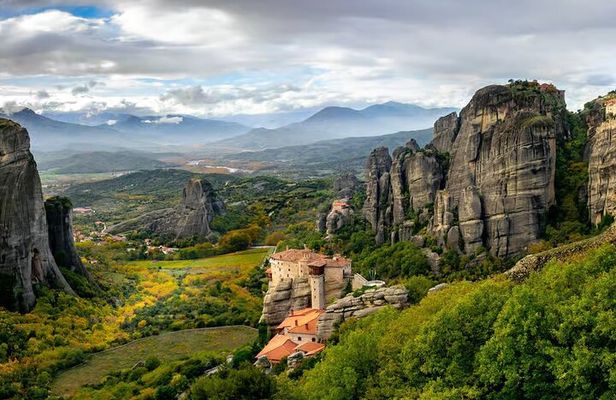 Volos: Meteora Private Full Day Tour with a Local