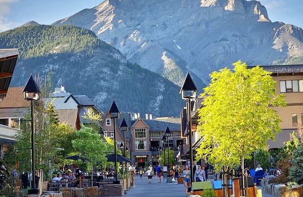 Banff Gondola Hot spring and Lake Louise day tour
