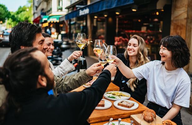 Paris: Left Bank Gastronomy & Wine tour with a Culinary School