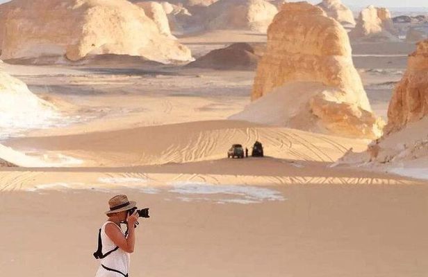 2 Days All Inclusive White and Black Desert Safari from Cairo